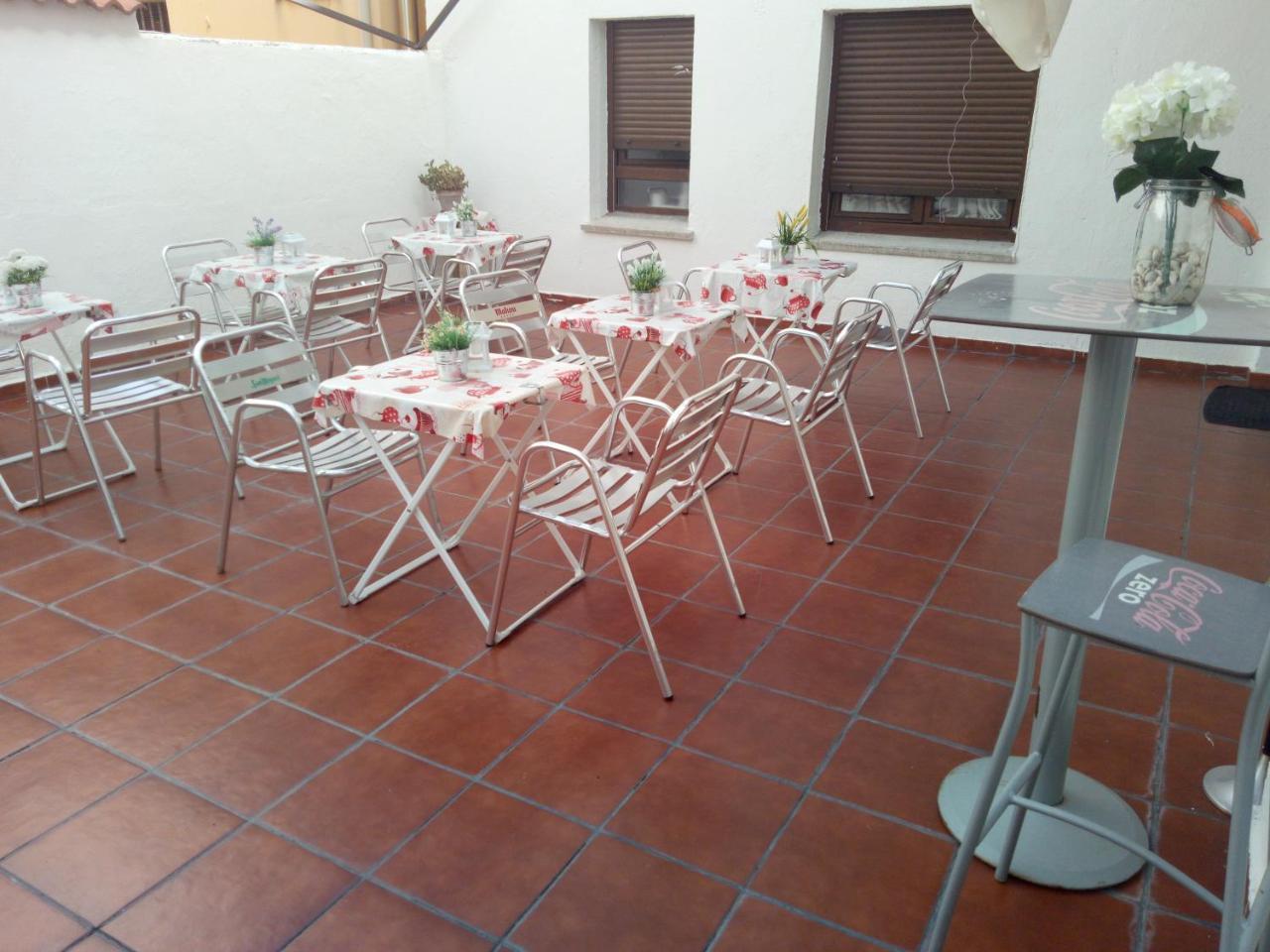 Don Diego Ávila Buitenkant foto
